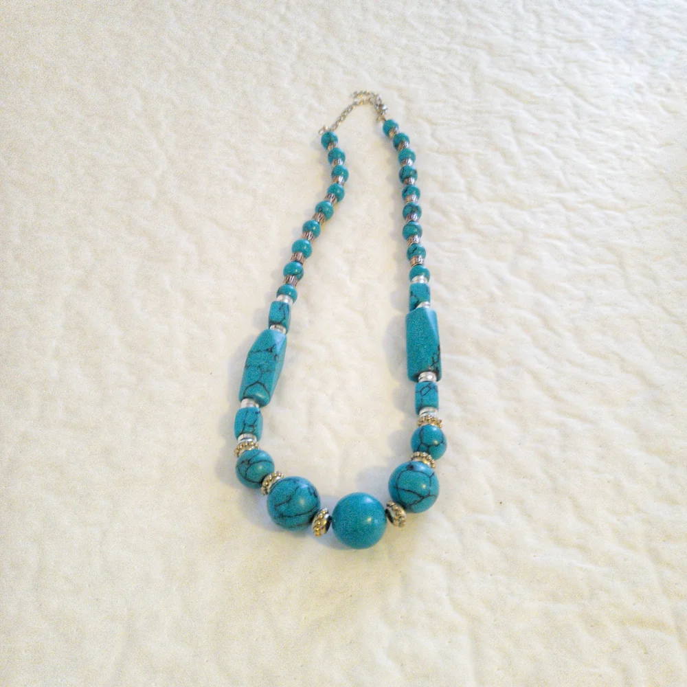 Elegant Turquoise Beaded Necklace
